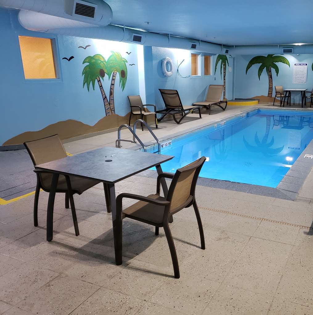Days Inn By Wyndham Торнтън Екстериор снимка